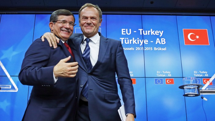 Ahmet Davutoglu und Donald Tusk in Brüssel