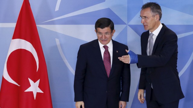 NATO Secretary-General Stoltenberg welcomes Turkish PM Davutoglu in Brussels