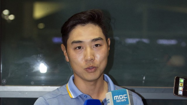 Golfer Bae Sang-moon returns home