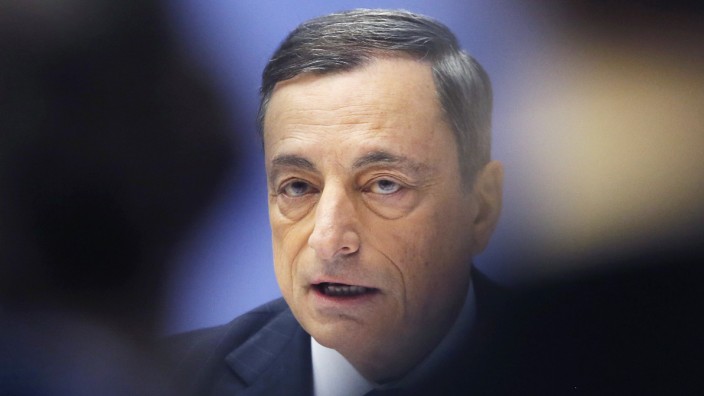 Geldpolitik: Um Staatsfinanzierung handle es sich nicht, versichert EZB-Chef Draghi.