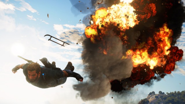 Actionspiel "Just Cause 3": Bis der Spieler als Rico in letzter Sekunde aus dem explodierenden Helikopter springen kann, braucht es einige Zeit Übung.