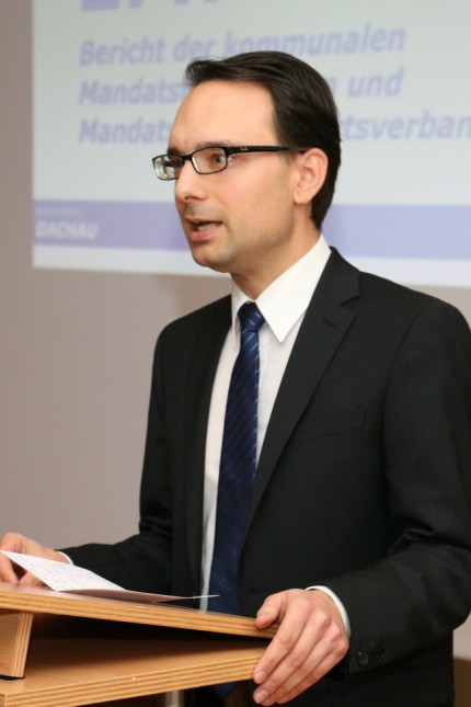 Stadtrat Dachau: CSU-Fraktionssprecher Dominik Härtl fordert Sparmaßnahmen. Stellenaufbau findet er unnötig.