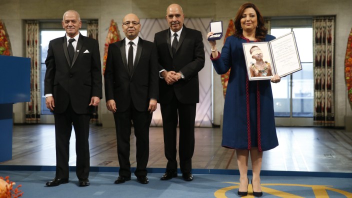 Friedensnobelpreis: Gewinner des Friedensnobelpreises 2015: das tunesische Quartett für den nationalen Dialog bei der Verleihung des Preises in Oslo.