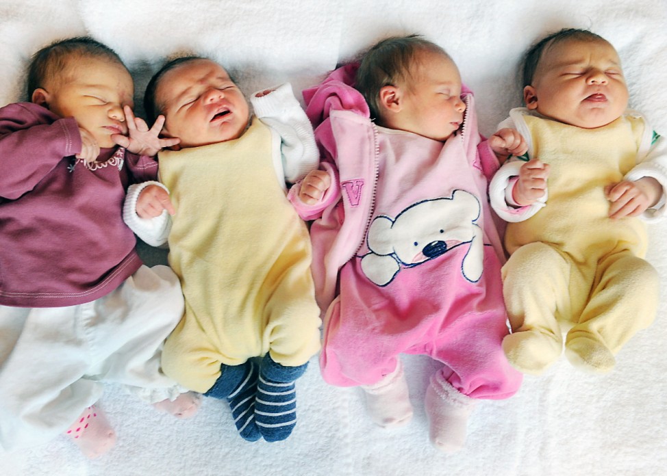 Säuglinge auf einer Kinderstation in Halle (Saale) - 2018 stieg die Geburtenrate in Deutschland zum fünften Mal in Folge.