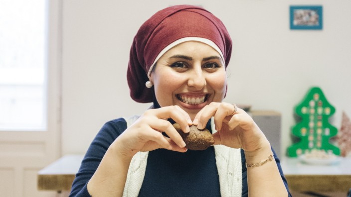 Samstagsküche: Im syrischen Fernsehen war Malakeh Jazmati als "Die Kochkönigin" bekannt. Nach der Flucht nach Deutschland möchte sie mit ihrem Mann einen Cateringservice aufbauen.