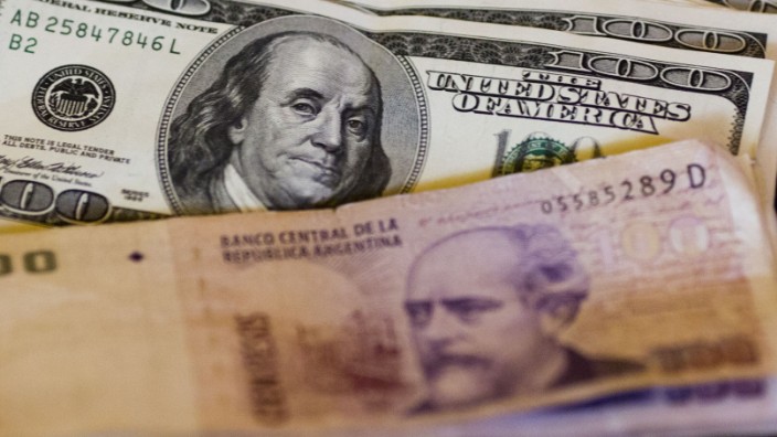 Liberalisierter Devisenmarkt: Argentinische Privatpersonen dürfen künftig wieder bis zu zwei Millionen Dollar pro Monat erwerben.