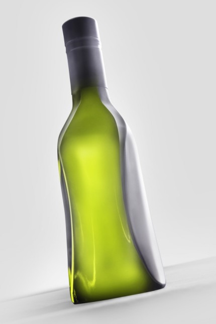Frankenwein: Von der Seite sieht die neue Flasche viel schlanker aus.