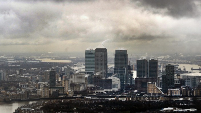 Dunkle Wolken über London