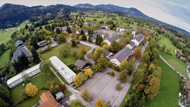 Immobilie: Luftbild der ehemaligen Prinz-Heinrich-Kaserne Lenggries.