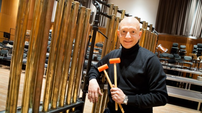 Claudio Estay, Percussionist, Schlagzeuger und 'Glöckner' des Bayerischen Staatsorchesters