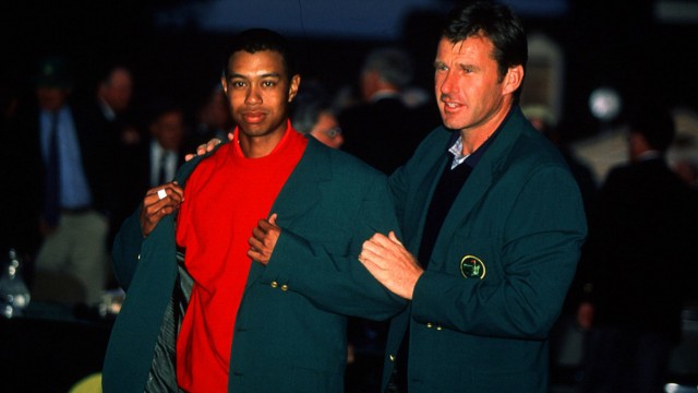 Golf: Der Durchbruch: 1997 siegt Tiger Woods beim Masters und erhält das "Green Jacket".