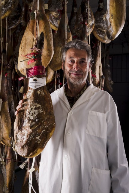 Samstagsküche: Der Schinken von Eduardo Donato kostet mehr als 4000 Euro pro Keule. Pro Jahr produziert er nur 80 bis 100 Stück. Die Delikatesse verkauft der 67-Jährige direkt an Sternerestaurants in der ganzen Welt.
