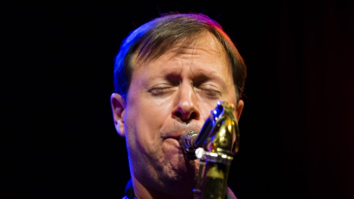 Jazz-Konzerte: Saxofonist Chris Potter begeistert das Publikum im Alten Speicher.