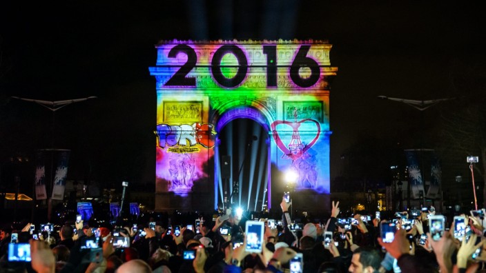 2016 New year celebration in Paris
