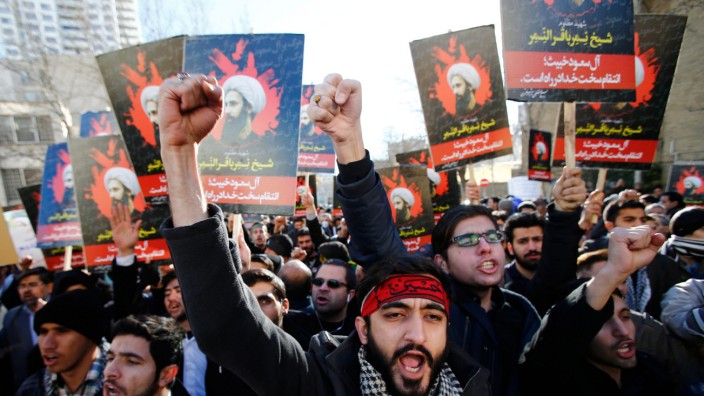 Protest around the Saudi Arabia embassy in Tehran