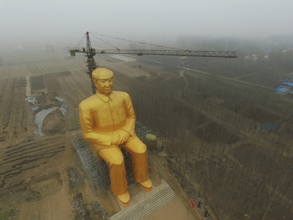 Villagers build a giant Chairman Mao statue