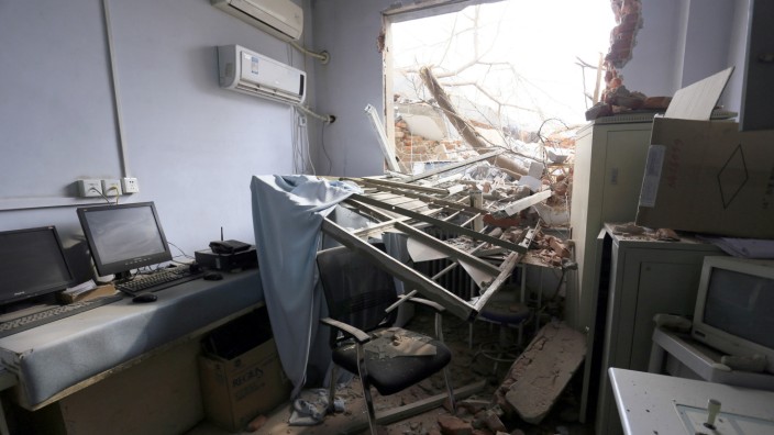 China: Ein völlig zerstörter Untersuchungsraum in dem Krankenhaus in Zhengzhou in der zentralen Provinz Henan.