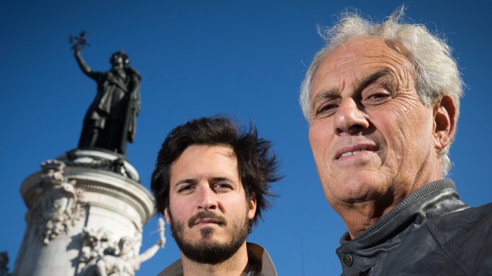Lehren aus der Trauer um Charlie Hebdo: Vater und Sohn: Die Filmemacher Daniel (rechts, 67) und Emmanuel Leconte (33) waren Charlie Hebdo eng verbunden.