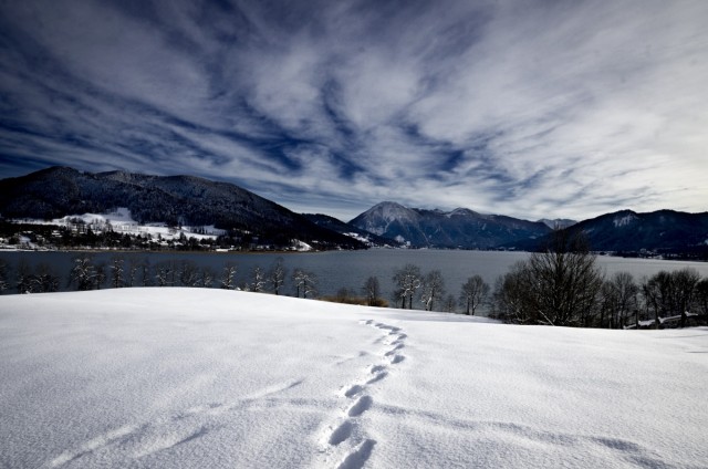 Tegernsee: Blick auf den Tegernsee + Tegernseer Tal im Winter