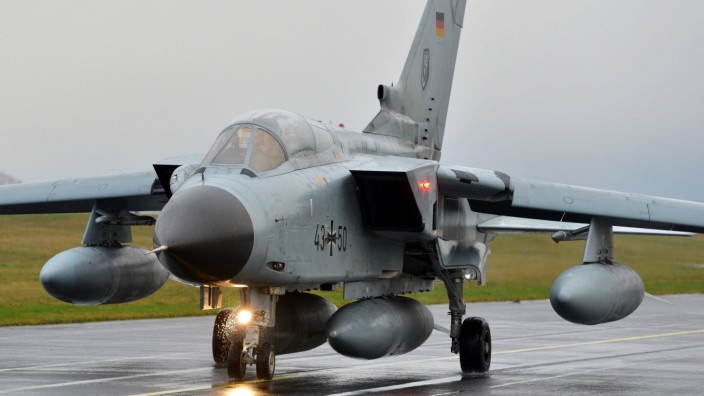 Ihr Forum: Deutschland unterstüzt die Terrorbekämpfung aus der Luft mit Äufklärungsflügen durch Tornados.