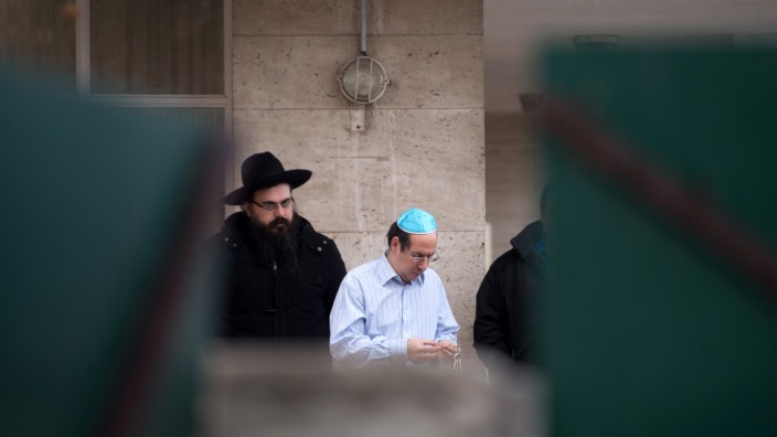Antisemitismus: Juden in Marseille, am Tag des Messerangriffs auf einen Lehrer.