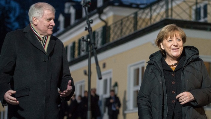 Winterklausur der CSU: Kaum hatte Merkel Abstand von Kreuth, muss sie schon wieder hin.