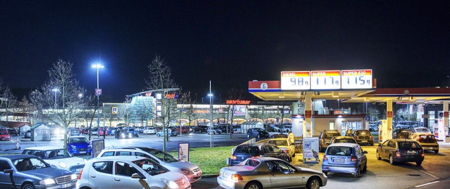 Nein dass ist nicht Luxemburg Benzinpreis deutlich unter 1 20 Euro lassen am Montag 04 01 2016 l