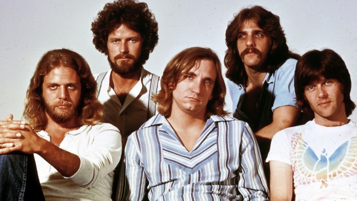 (FILE) Eagles Guitarist Glenn Frey Dies At 67 Photo of Glenn FREY and Joe WALSH and Don HENLEY and Don FELDER and EAGLES and Randy MEISNER