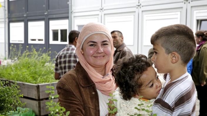 Geretsried: Immer mittendrin: Suzan Jarrar, bekennende muslimische Kopftuchträgerin, hilft Flüchtlingen, wo sie kann.