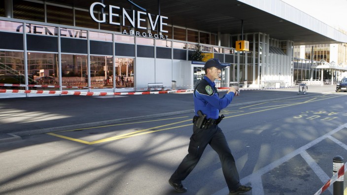 Swiss police continue search for terrorists in Geneva