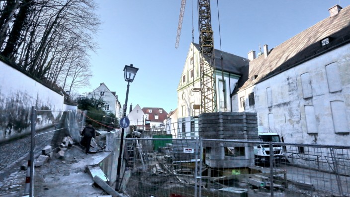 Sozialer Wohnungsbau: 60 bis 70 Millionen Euro, so befürchtet die SPD, könnte am Ende die Sanierung des Asamkomplexes kosten.