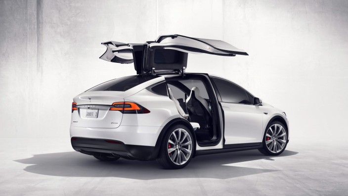 Tesla - first all-electric SUV Tesla Model X