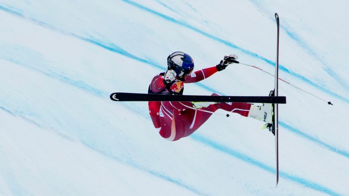 Ski Alpin: Ein Sturz, der seine Karriere über lange Sicht zum Ende führte: Svindal stürzt 2016 auf der Streif in Kitzbühel. Die berüchtigte Abfahrt ist eines der wenigen Rennen, die Svindal nie gewann.