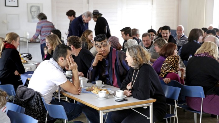 Münsing: Das Café der Begegnung wird veranstaltet vom Pfarrgemeinderat und dem Helferkreis Asyl.