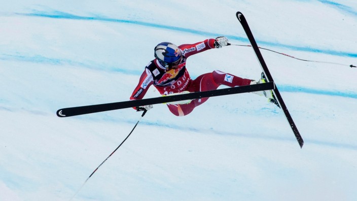Ski alpin: Ein Ringen mit Kräften, denen auch die Besten nicht immer gewachsen sind: Im vergangen Jahr stürzte Aksel Lund Svindal auf der Streif.