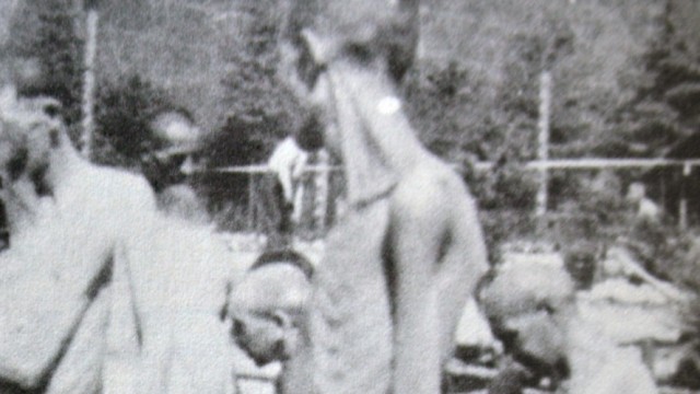Holocaust-Überlebender Heinz Kounio nach der Befreiung im KZ Ebenso im Mai 1945