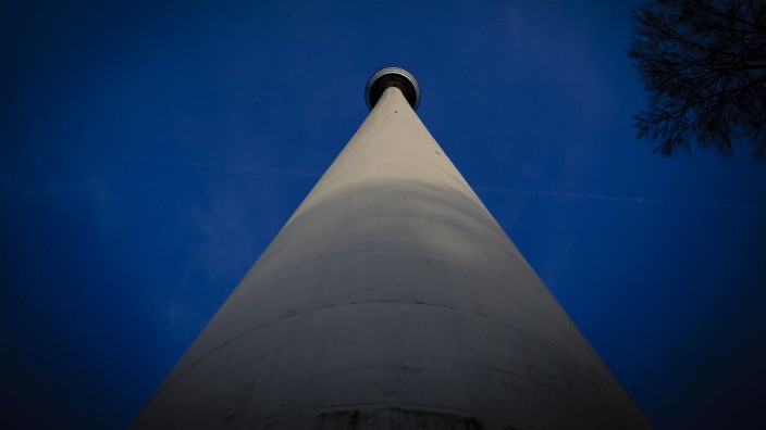 Der Stuttgarter Fernsehturm wird am 30 Januar wieder für die Öffentlichkeit zugänglich sein Er wurde
