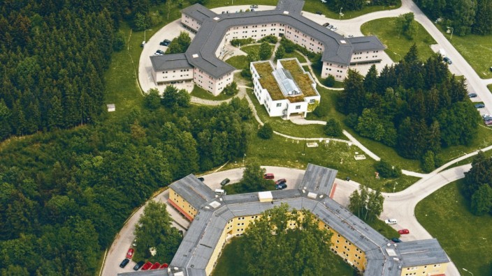 Fürstenfeldbruck: Die Sternbauten stehen teilweise bereits leer. Im Westen und Norden gibt es zudem große Freiflächen, auf denen Wohnraum geschaffen werden könnte.