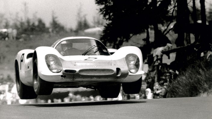 Vic Elford im Porsche 908 beim 1000-Kilometer-Rennen am Nürburgring 1968.