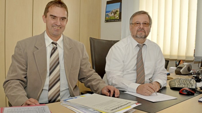 Eine Ära geht zu Ende: Bernhard Frank (links) hat sich in der VG-Geschäftsstelle bei Robert Kaiser in den vergangenen Monaten eingearbeitet.