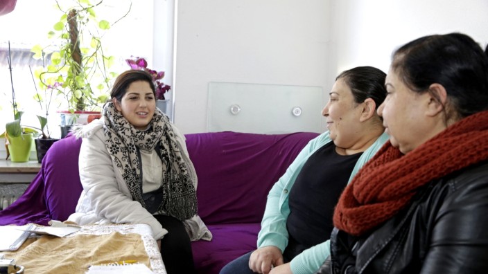 Wolfratshausen: Zaineb und Madine Mahmoud (r.) hoffen auf eine Wohnung.