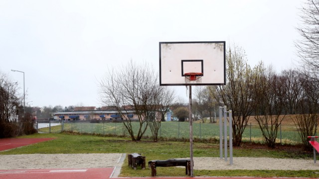 Streetwork: Neben dem Basketballplatz beim Tollhaus könnte ein "Spielplatz für junge Erwachsene" entstehen.