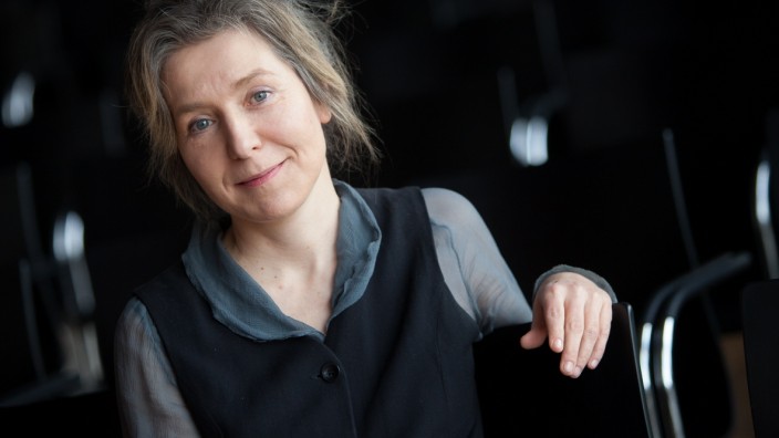 Elke Schmitter, neue Kuratorin des Literaturfests, im Literaturhaus, im Saal, 3. OG