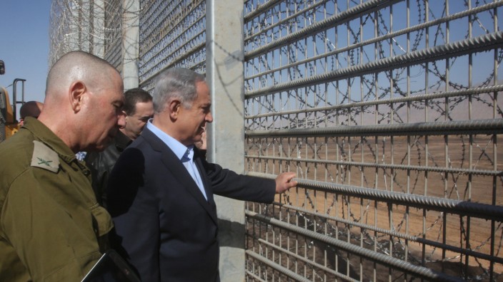 Premierminister Benjamin Netanjahu besucht den neuen Grenzzaun