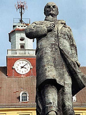Lenin-Standbild Wünsdorf; dpa