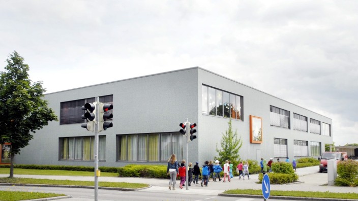 Schulen in Erding: Die Grundschule am Ludwig-Simmet-Anger hat bereits Interesse an einem offenen Ganztagesangebot signalisiert.