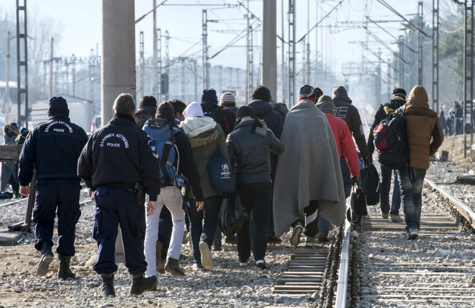 Refugees continue to pass through Macedonia on their way to the E