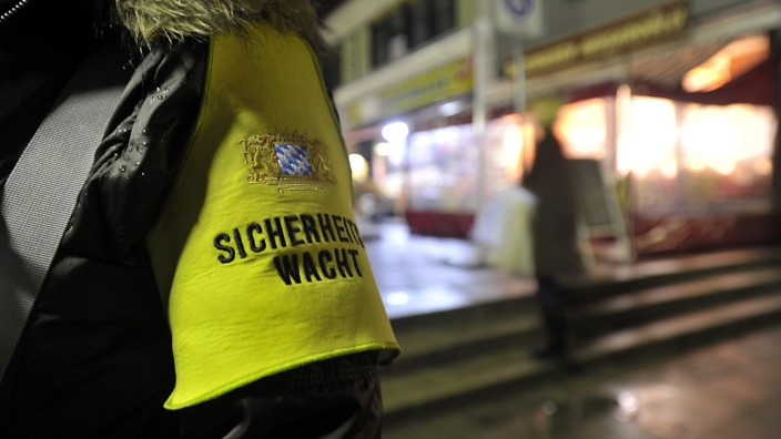 Sicherheitswacht: Seit vier Jahren geht die Sicherheitswacht in Taufkirchen und Haar auf Streife. Jetzt soll das Konzept ausgeweitet werden.