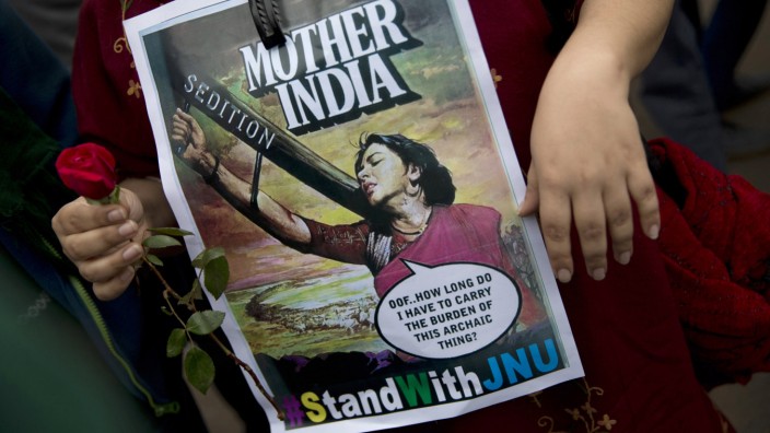 Indien: Protestplakat bei einer Demonstration der Studenten. Sie wollen die institutionalisierte Ungerechtigkeit nicht mehr hinnehmen.
