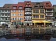 Touristen genießen Sommerwetter in Erfurt
